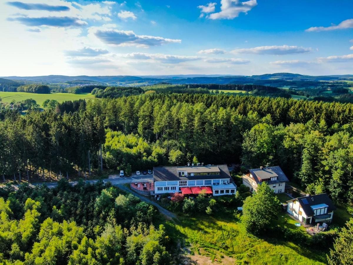 Hotel Landhaus Berghof Wenden  エクステリア 写真