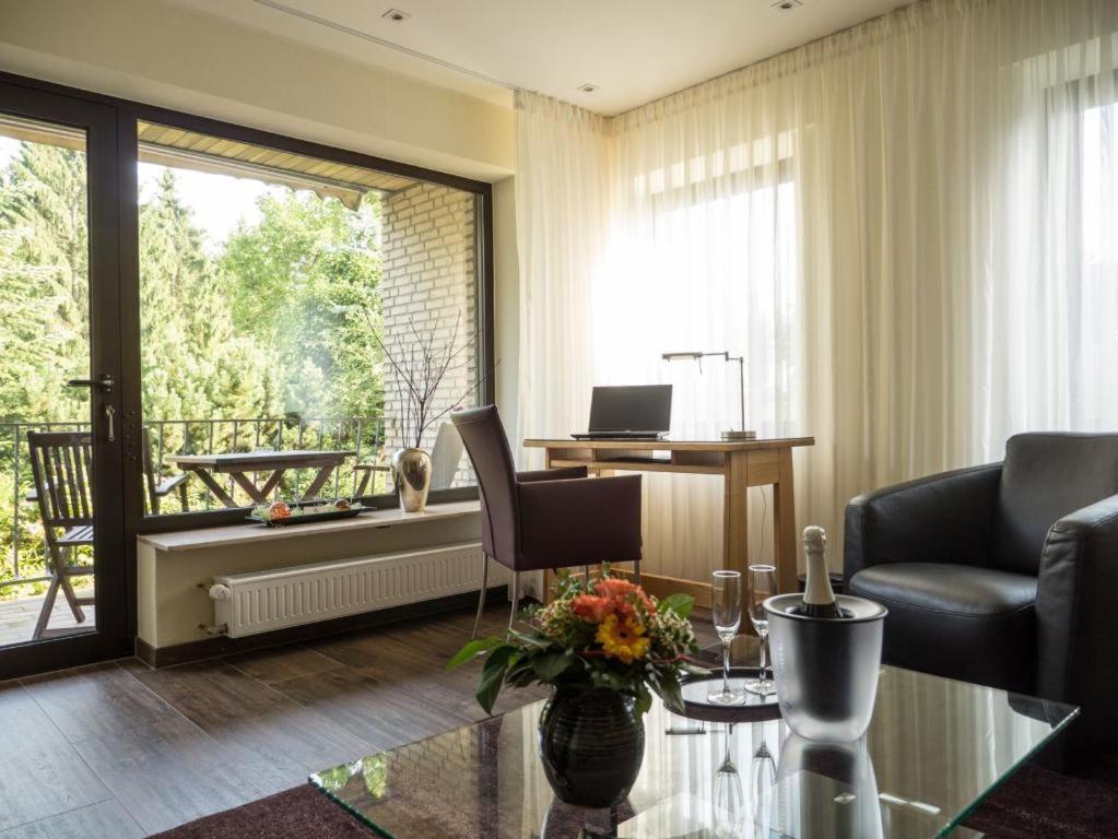 Hotel Landhaus Berghof Wenden  エクステリア 写真