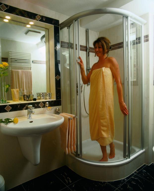 Hotel Landhaus Berghof Wenden  エクステリア 写真