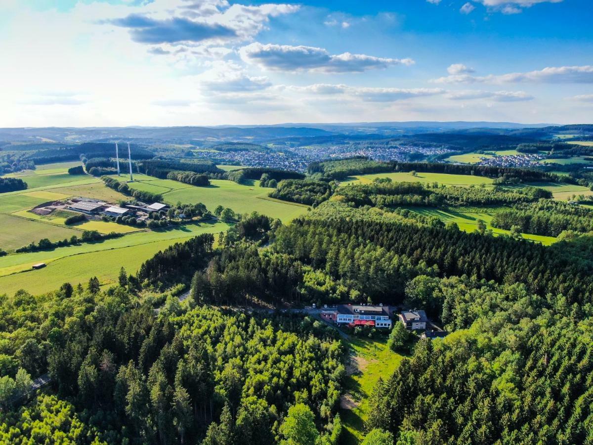 Hotel Landhaus Berghof Wenden  エクステリア 写真