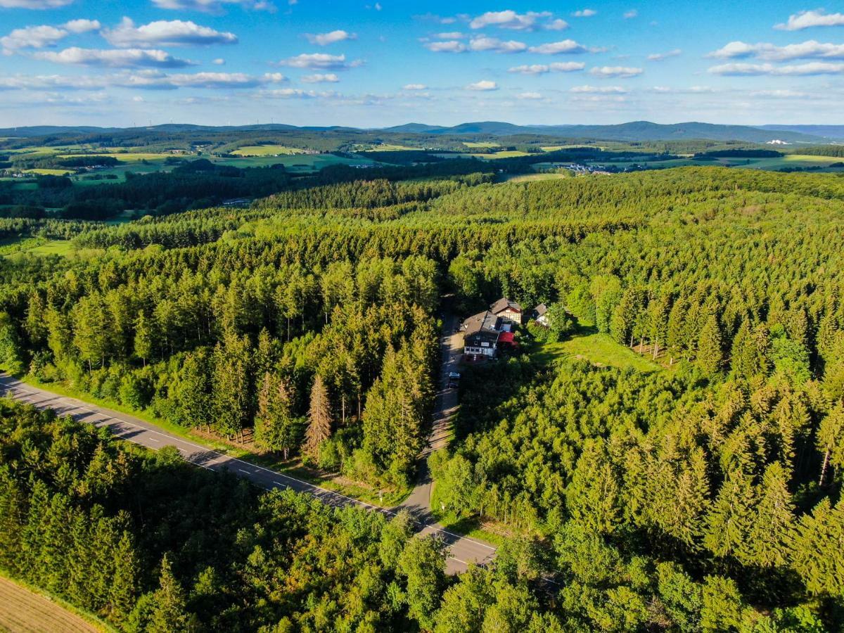 Hotel Landhaus Berghof Wenden  エクステリア 写真